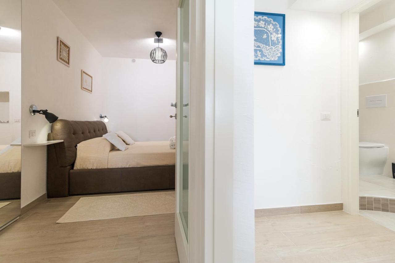Purple Flower Suite Apartment Кала Гононе Екстериор снимка