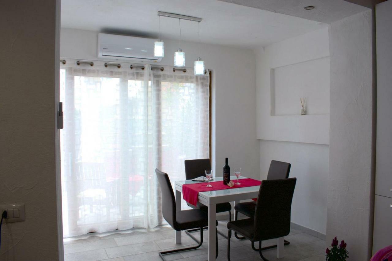 Purple Flower Suite Apartment Кала Гононе Екстериор снимка